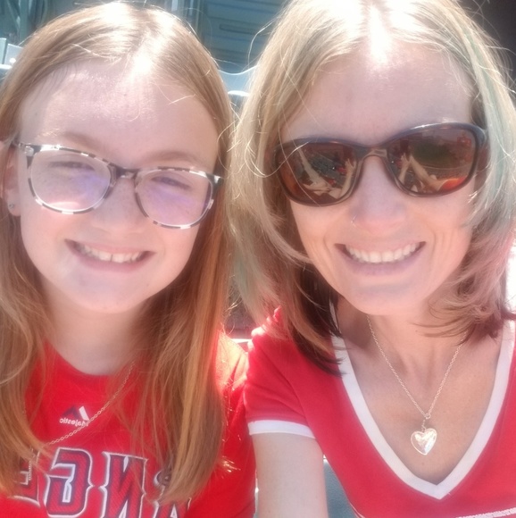 Meet your Posher, Sara - Picture 1 of 1